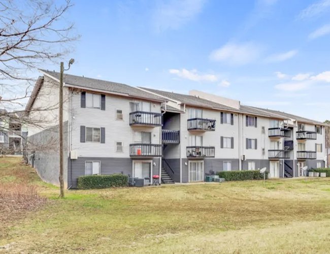 exterior view at Riverdale Reserve, located in College Park, GA